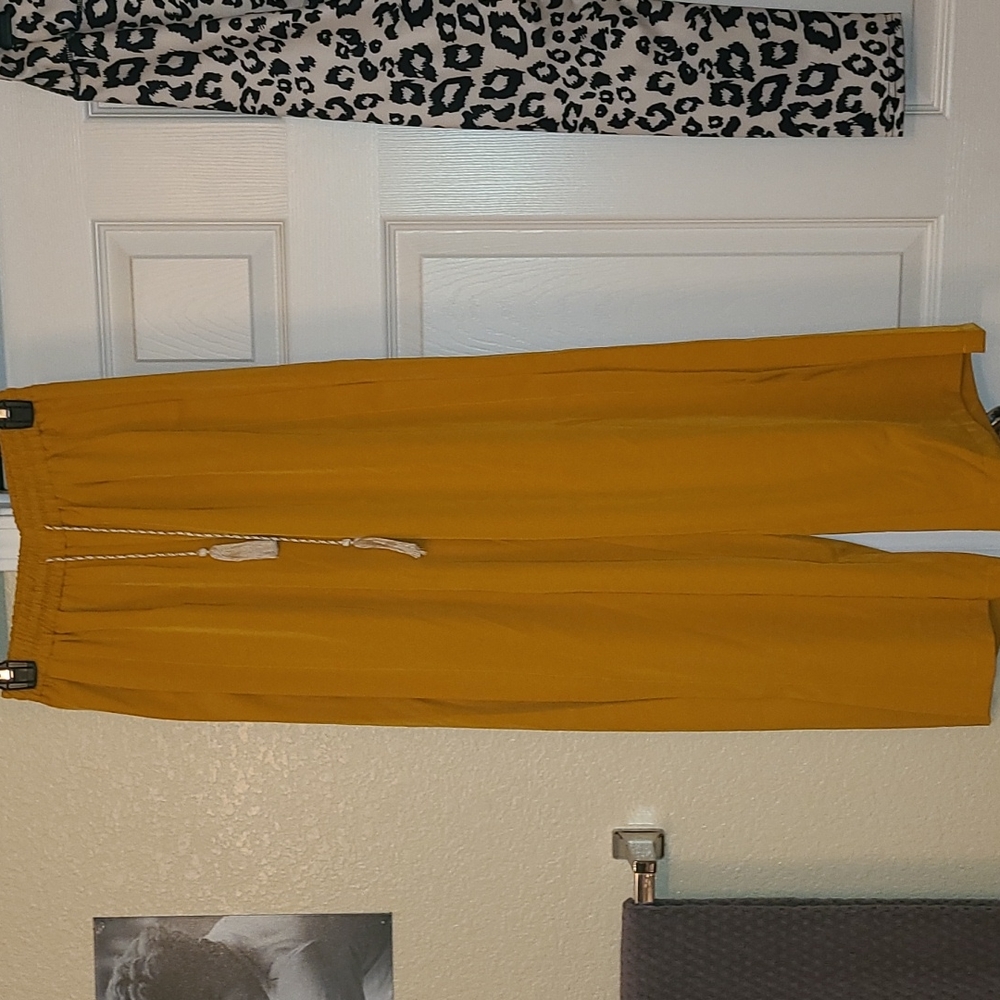 Romwe brand, Side split Pants